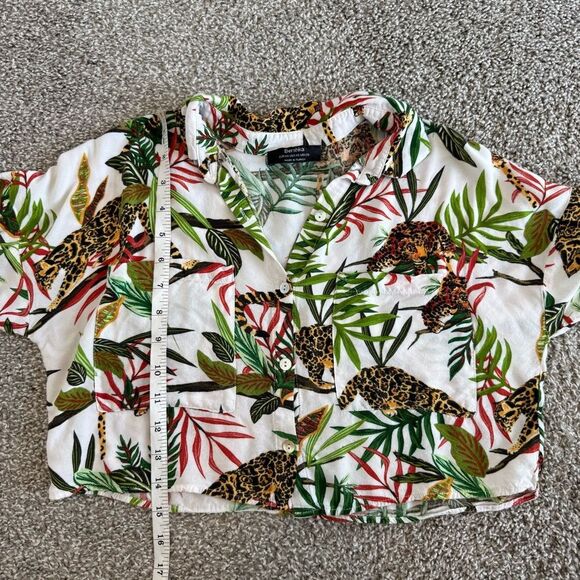 BERSHKA | Cropped button up - Picture 7 of 7